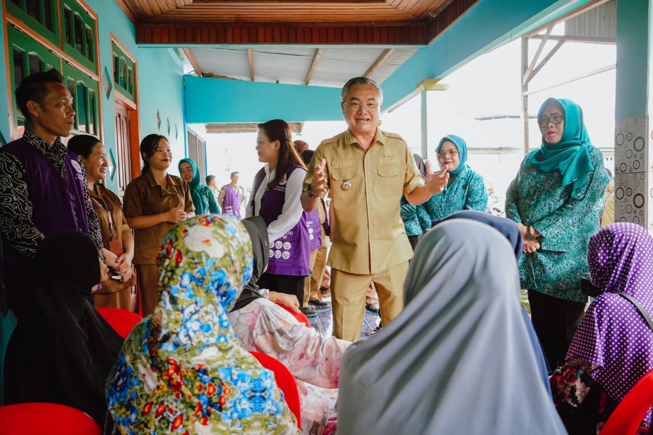 Pemberian PMT dan Screening Bagi Lansia